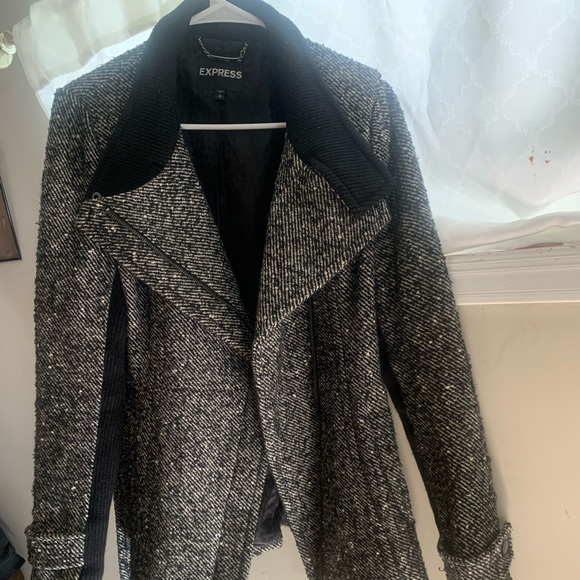 Express Jacket - Picture 2 of 8